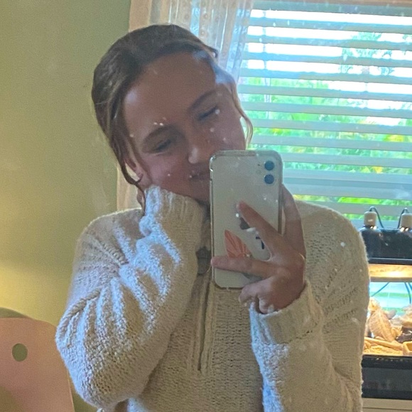 Meet your Posher, Savannah - Picture 2 of 3